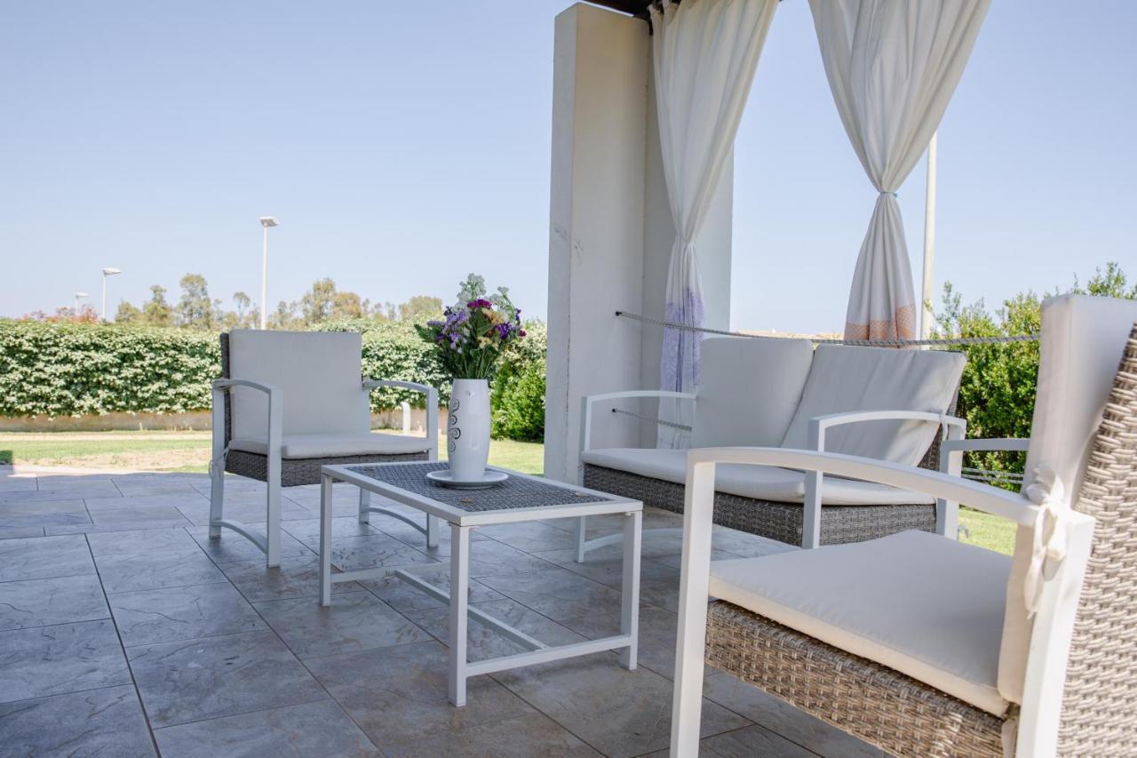 Вілла Le Residenze Di Baia Sant'Anna Танаунелла Екстер'єр фото