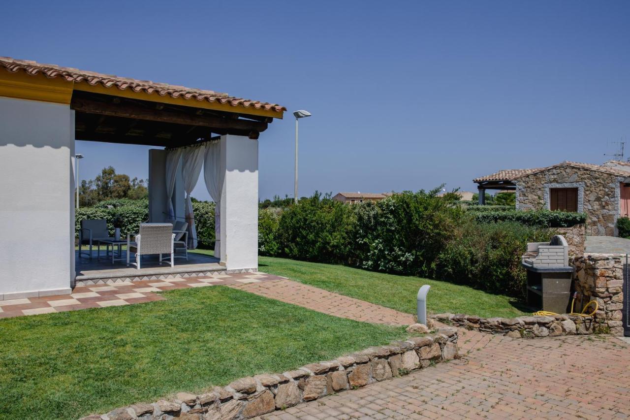 Вілла Le Residenze Di Baia Sant'Anna Танаунелла Екстер'єр фото