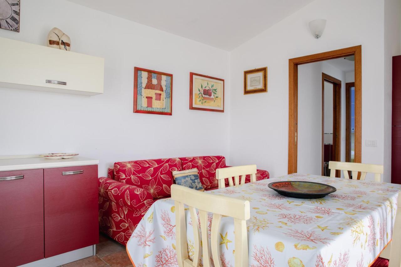 Вілла Le Residenze Di Baia Sant'Anna Танаунелла Екстер'єр фото