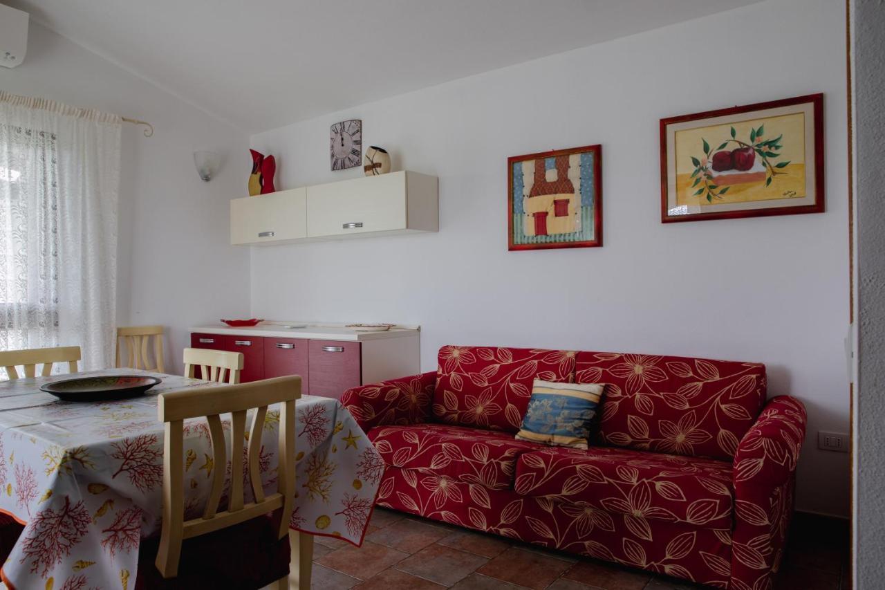 Вілла Le Residenze Di Baia Sant'Anna Танаунелла Екстер'єр фото
