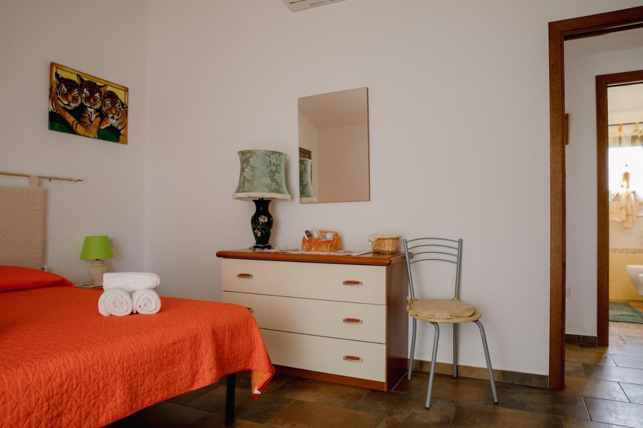 Вілла Le Residenze Di Baia Sant'Anna Танаунелла Екстер'єр фото