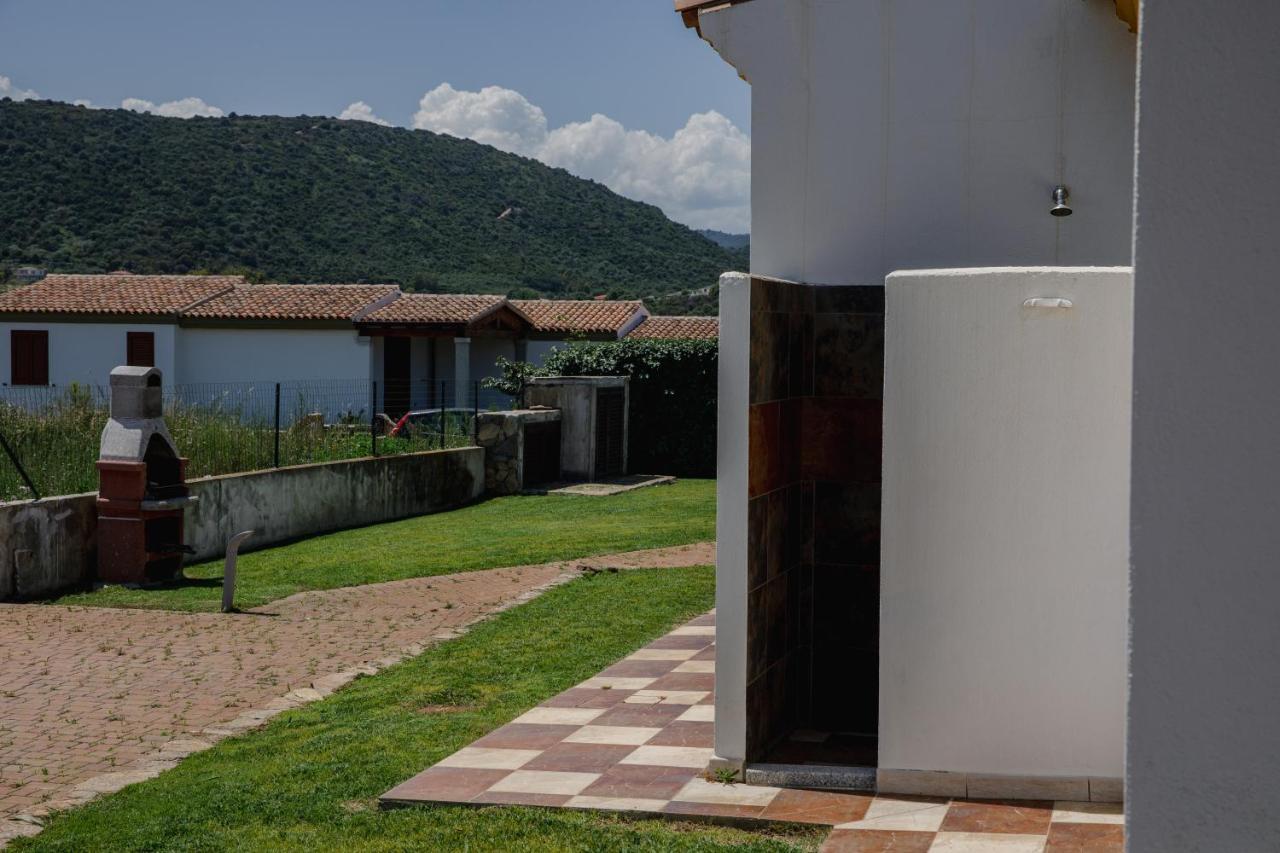 Вілла Le Residenze Di Baia Sant'Anna Танаунелла Екстер'єр фото